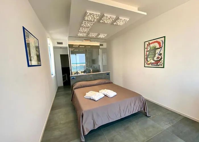 Marina Bay Luxury Rooms